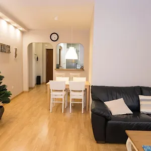  Apartamento Confort En El Centro De La Ciudad Con Patio Privado Parking Opcional